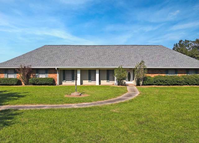 Property at 4029 Country Dr, Bourg, LA 70343, 6 beds, 3.5 baths
