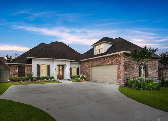 Property at 7332 Effie Dr, Denham Springs, LA 70706, 5 beds, 3 baths
