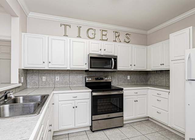 Property at 4625 Burbank Dr #404, Baton Rouge, LA 70820, 3 beds, 2 baths