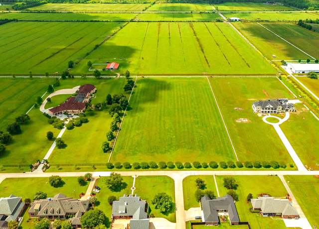 Property at 314 Myrtle Grove Dr, Houma, LA 70360