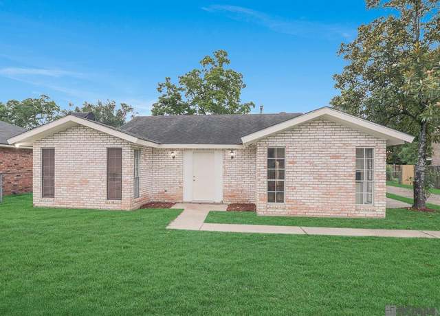 Property at 11994 Old Hammond Hwy, Baton Rouge, LA 70816, 4 beds, 2 baths