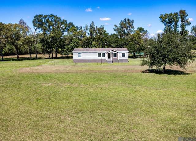Property at 15843 Blackwater Rd, Zachary, LA 70791, 3 beds, 2 baths
