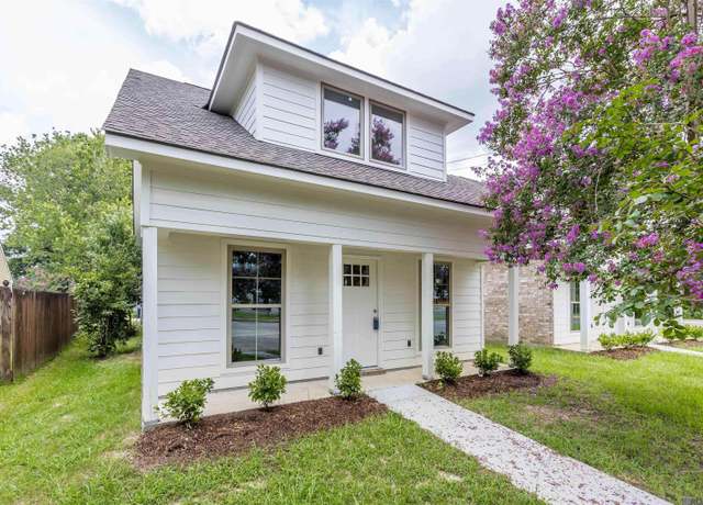 Property at 5111 Paducah Ct, Saint George, LA 70817, 3 beds, 2 baths