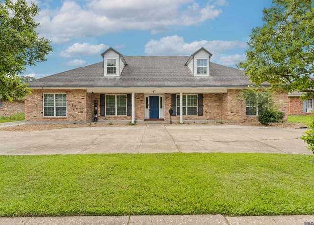 Property at 1044 S Sherwood Forest Blvd, Baton Rouge, LA 70815, 6 beds, 3 baths