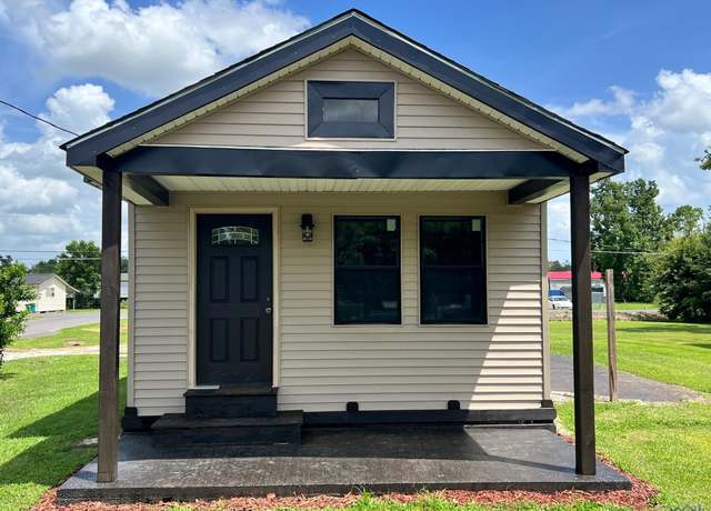Property at 703 Saint Phillip St, Raceland, LA 70394, 2 beds, 1 bath