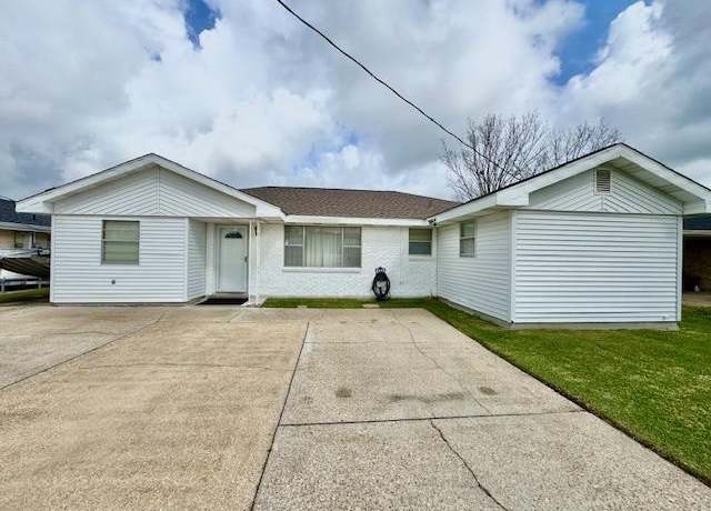 Property at 304 Holiday Dr, Houma, LA 70364, 4 beds, 2 baths