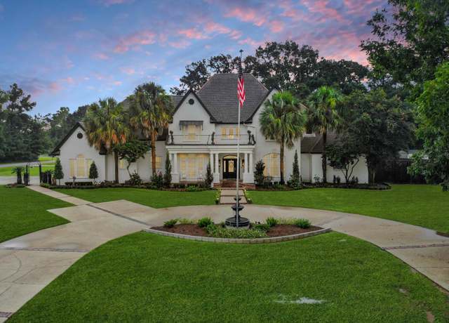 Property at 8291 King Dr, Denham Springs, LA 70726, 5 beds, 5 baths