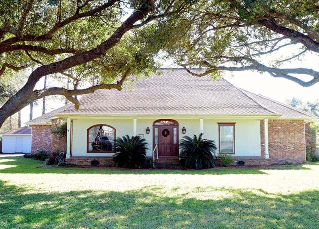 Property at 103 Thoroughbred Park Dr, Thibodaux, LA 70301, 3 beds, 3.5 baths