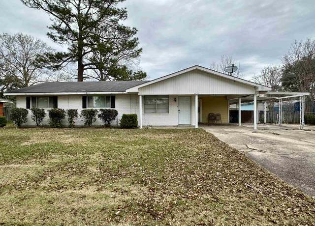 Property at 4133 Chestnut St, Zachary, LA 70791, 3 beds, 1.5 baths