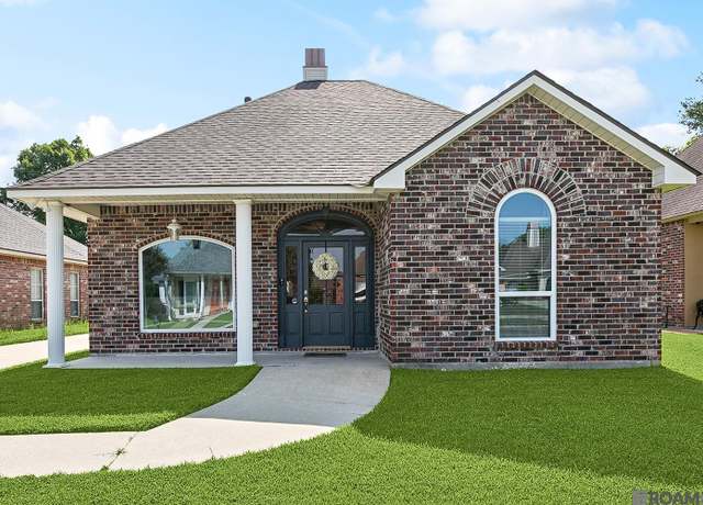 Property at 2211 Hunters Trail Dr, Baton Rouge, LA 70816, 3 beds, 2 baths