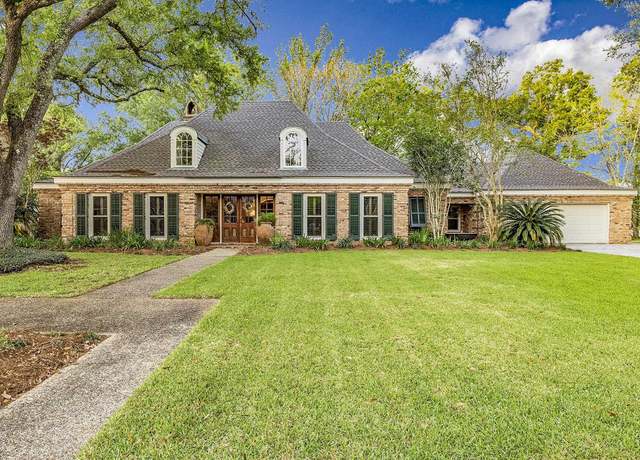 Property at 305 Oak Alley Dr, Houma, LA 70360, 4 beds, 3 baths