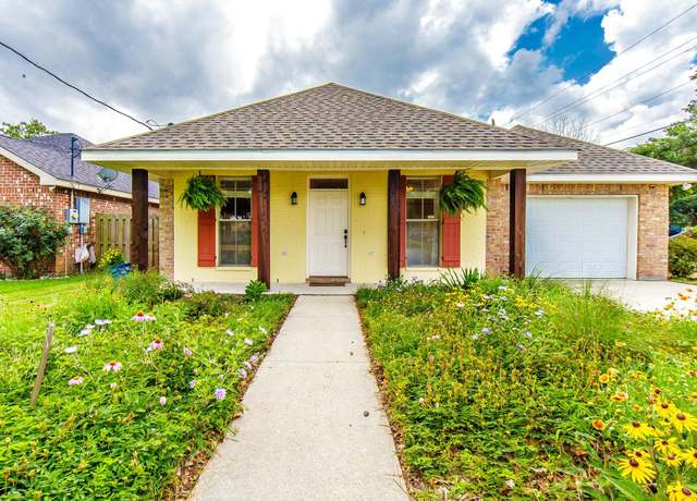 Property at 609 Williams Ave, Houma, LA 70364, 3 beds, 2 baths