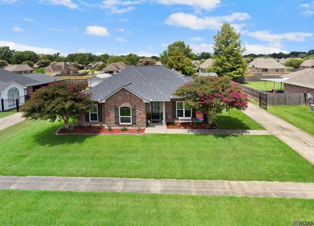 Property at 6153 Windwood Dr, Zachary, LA 70791, 3 beds, 2 baths