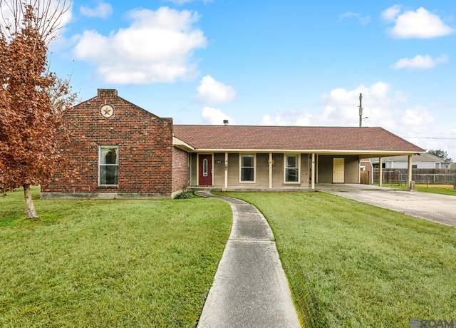 Property at 18005 Judith Dr, Zachary, LA 70791, 3 beds, 2 baths