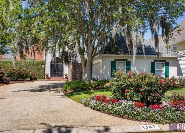 Property at 1342 Applewood Dr, Baton Rouge, LA 70808, 4 beds, 4 baths