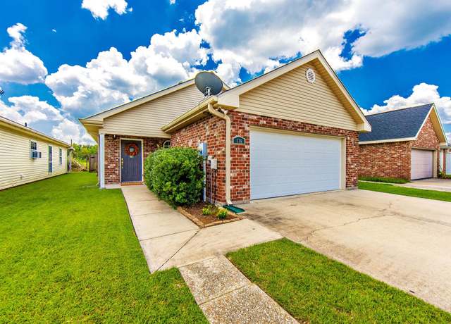 Property at 176 Jolie Oaks Blvd, Thibodaux, LA 70301, 3 beds, 2 baths