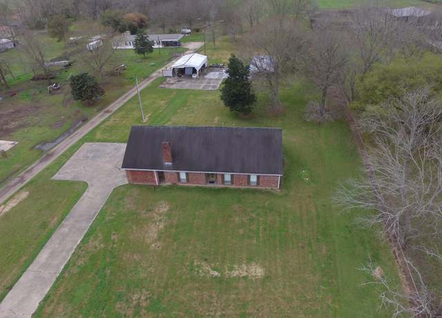 Property at 27500 Intracoastal Rd, Plaquemine, LA 70764, 4 beds, 2 baths