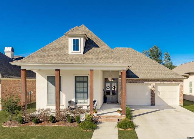 Property at 6352 Mill Valley Ln, Saint George, LA 70817, 3 beds, 2.5 baths
