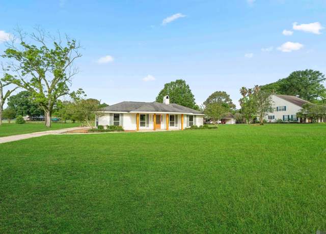 Property at 23045 Elberta Ln, Zachary, LA 70791, 3 beds, 2 baths