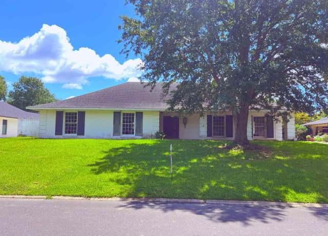 Property at 1142 Belvedere Dr, Baton Rouge, LA 70808, 4 beds, 2.5 baths