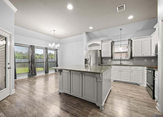 Property at 14993 Canyon Hill Dr, Walker, LA 70785, 4 beds, 2 baths