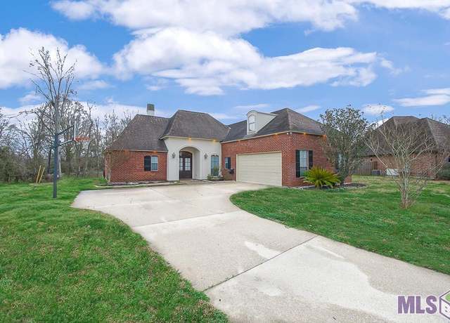 Property at 18011 Pierside Ln, Prairieville, LA 70769, 4 beds, 3 baths
