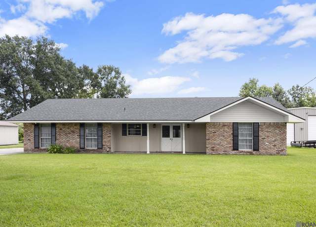 Property at 12152 Oakline Acres Rd, St Amant, LA 70774, 3 beds, 2 baths