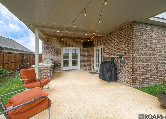 Property at 6302 Soaring Dr, Gonzales, LA 70737, 4 beds, 3 baths