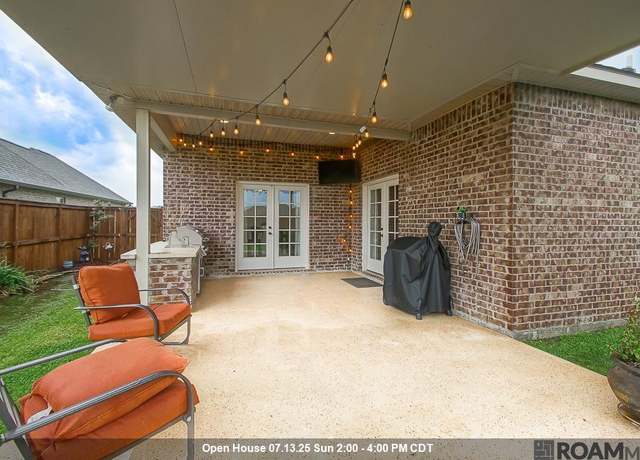 Property at 6302 Soaring Dr, Gonzales, LA 70737, 4 beds, 3 baths
