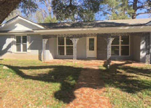 Property at 515 Bush Ave, Alexandria, LA 71301, 4 beds, 2 baths