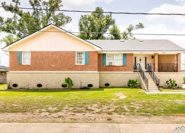 Property at 519 Woodside Dr, Houma, LA 70363, 4 beds, 2 baths