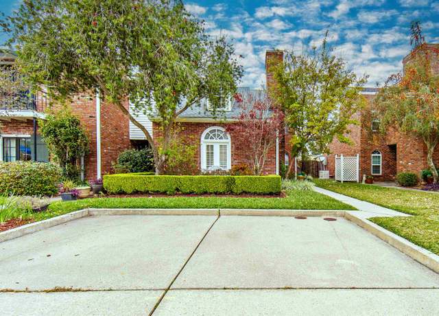 Property at 247 North French Quarter Dr, Houma, LA 70364, 3 beds, 2.5 baths