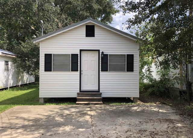 Property at 704 Ash St, Franklin, LA 70538, 1 bed, 1 bath