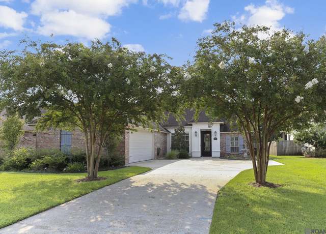 Property at 8135 Lavender Dr, Baton Rouge, LA 70818, 4 beds, 2.5 baths