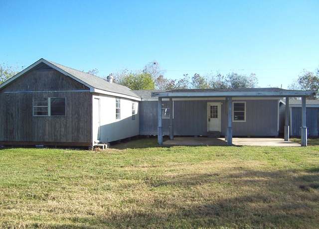 Property at 201 Lake Dr, Raceland, LA 70394, 3 beds, 2 baths