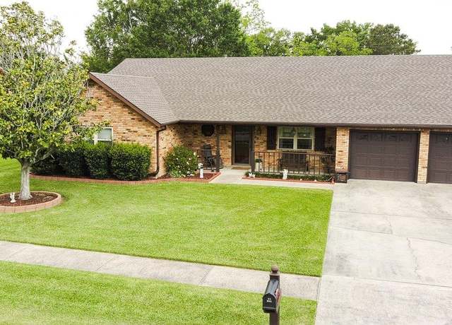 Property at 115 Louis Dr, Houma, LA 70364, 3 beds, 2.5 baths