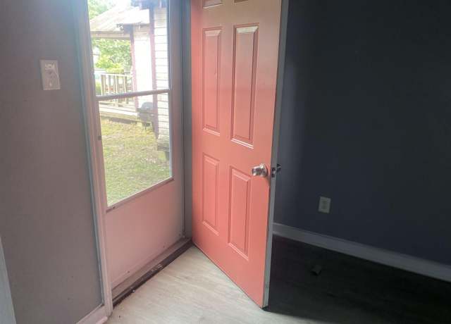 Property at 419 W Bluebird St, Gonzales, LA 70737, 2 beds, 1 bath
