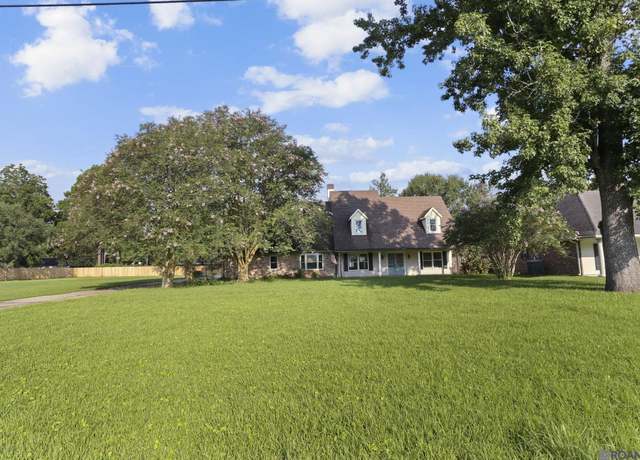 Property at 161 Market St, Donaldsonville, LA 70346, 3 beds, 2 baths