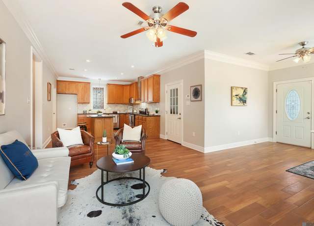 Property at 10123 Hyde Park Ave, Baton Rouge, LA 70816, 3 beds, 2 baths