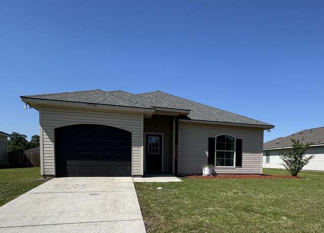 Property at 35081 Rayville Dr, Denham Springs, LA 70706, 3 beds, 2 baths