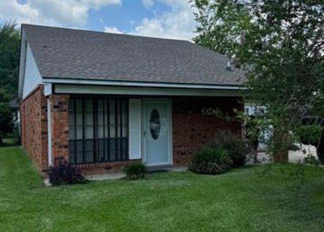 Property at 304 W Bordelon St, Gonzales, LA 70737, 3 beds, 1.5 baths