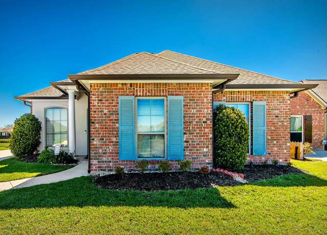 Property at 155 Lake Maclaine Ave, Thibodaux, LA 70301, 3 beds, 2 baths