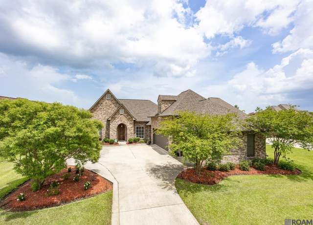 Property at 6284 Royal Lakes Estates Ave, Gonzales, LA 70737, 4 beds, 3 baths