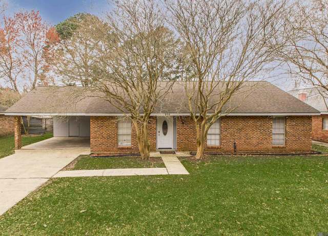 Property at 215 Lyons St, Lafayette, LA 70506, 3 beds, 2 baths