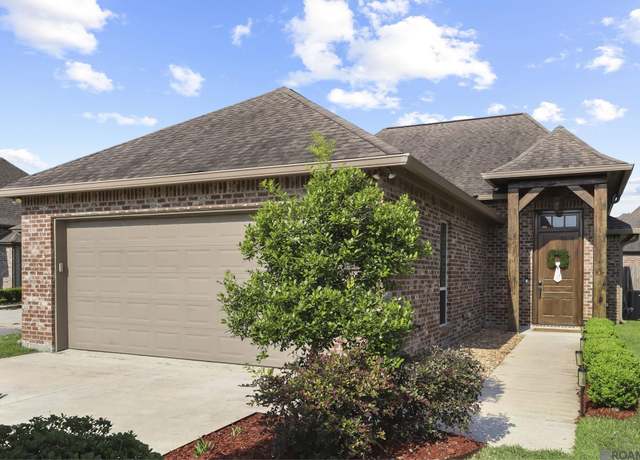 Property at 16304 Fort Jackson St, Prairieville, LA 70769, 3 beds, 2 baths