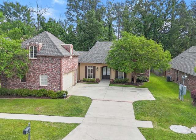 Property at 18236 Lake Harbor Ln, Prairieville, LA 70769, 4 beds, 3 baths