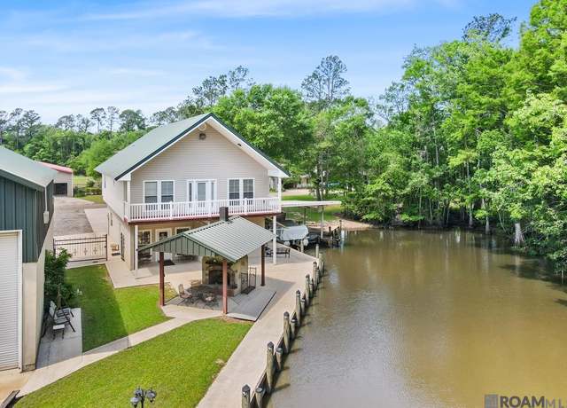 Property at 31719 River Pines Dr, Springfield, LA 70462, 3 beds, 2.5 baths