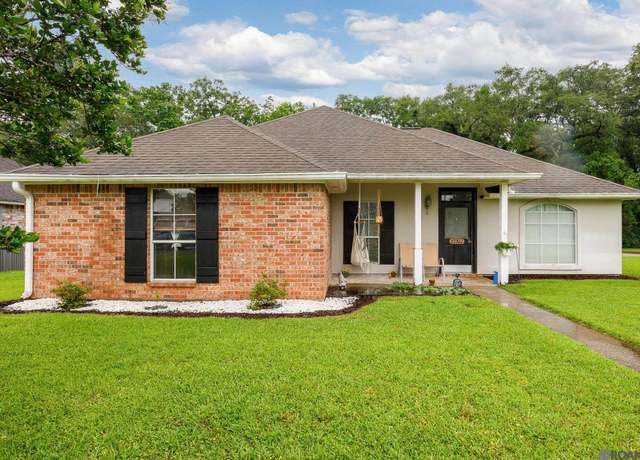 Property at 37322 N Red Oak Dr, Prairieville, LA 70769, 3 beds, 2 baths