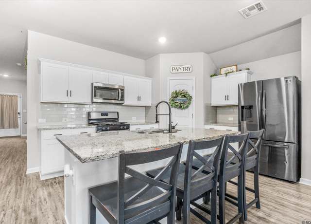 Property at 16114 Loussier Dr, Zachary, LA 70791, 4 beds, 2 baths