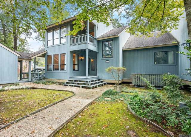 Property at 4021 Indian Run Dr, Baton Rouge, LA 70816, 3 beds, 2.5 baths